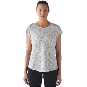 Lululemon Lost in PaceTop Shirt Womens 4 6 Black White Short Sleeve Crew Neck